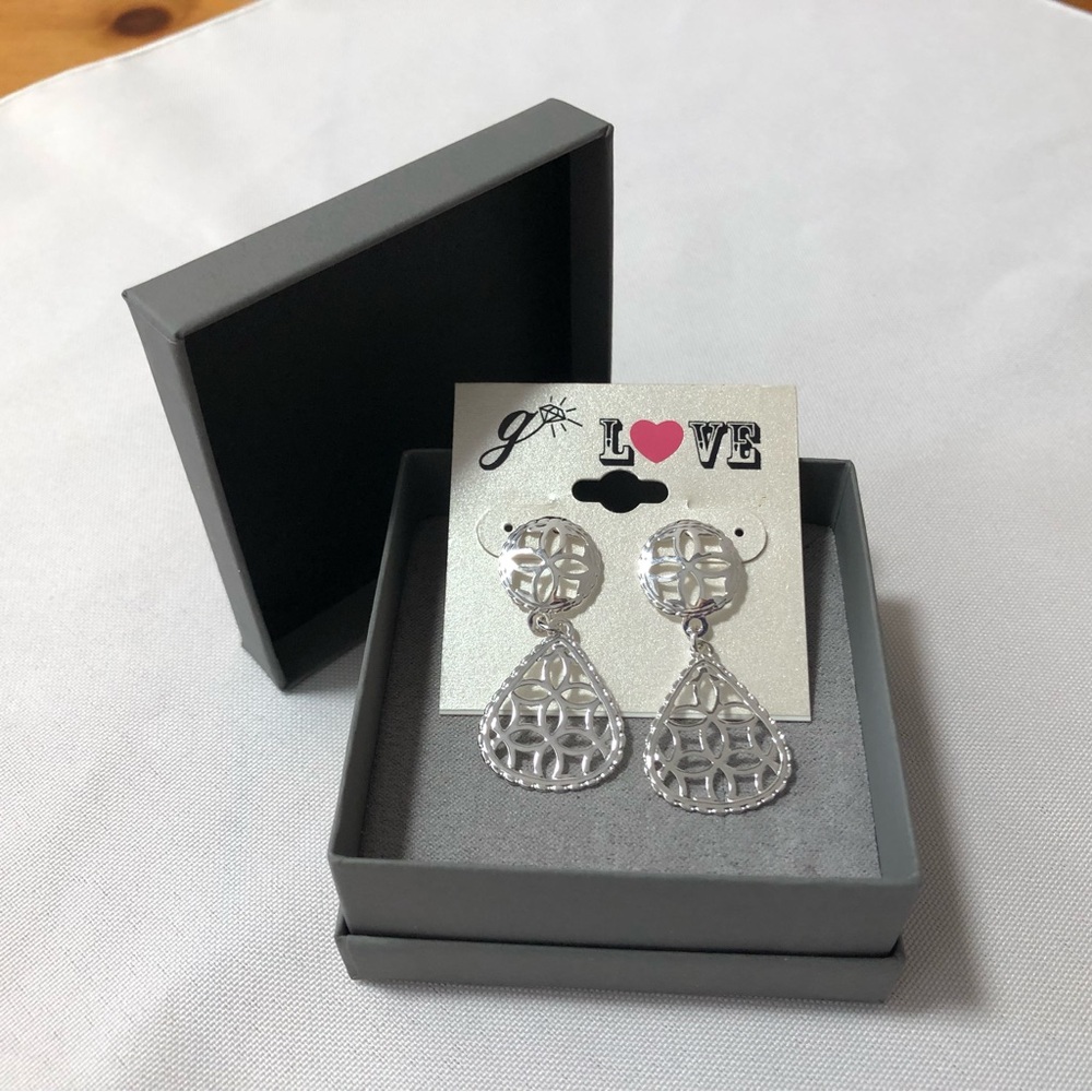 New G Love silver earrings